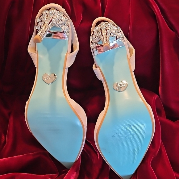 NEW, Disco Nights! Betsy Johnson, Light Pink suede, Crystal Embellished Heels - Picture 6 of 7